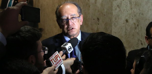 Ministro Gilmar Mendes, fala após cerimônia de sanção da Lei que disciplina o processo e julgamento do mandado de injunção individual e coletivo em 23.06.2016 Ministro Gilmar Mendes, fala após cerimônia de sanção da Lei que disciplina o processo e julgame...
