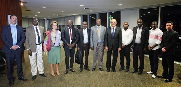 Ministro Gilmar Mendes recebe delegação da Guiné-Bissau