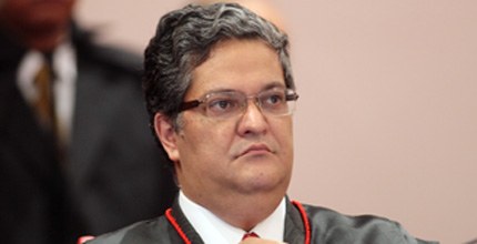 Ministro Henrique Neves em sessão do TSE, Brasília-DF 02/08/2012. Foto: Carlos Humberto./ASICS/TSE Ministro Henrique Neves em sessão do TSE, Brasília-DF 02/08/2012. Foto: Carlos Humberto./ASI...