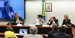 Ministro Henrique Neves fala na Comissão de Relações Exteriores e Defesa Nacional da Câmara