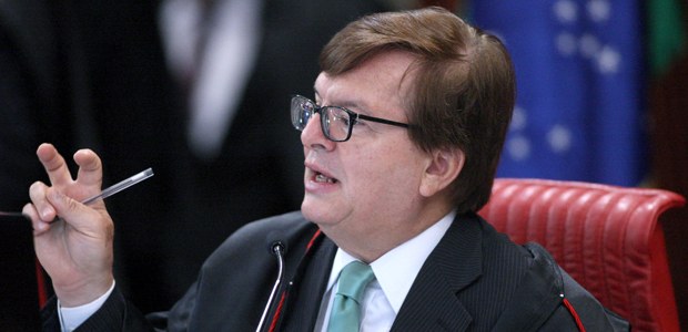 Ministro Herman Benjamin durante sessão do TSE