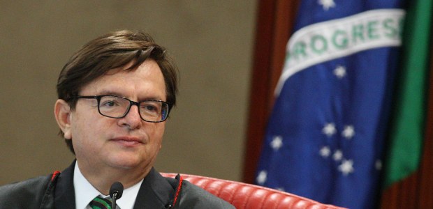Ministro Herman Benjamin durante sessão plenária do TSE em 21.03.2017 Ministro Herman Benjamin durante sessão plenária do TSE