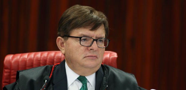 Ministro Herman Benjamin durante sessão plenária do TSE 