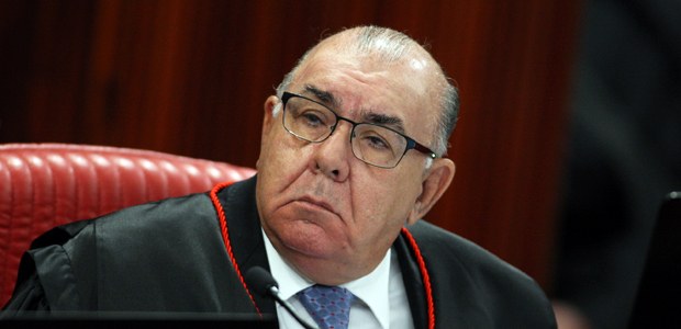 Ministro Jorge Mussi durante sessão  do TSE 