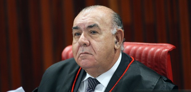 Ministro Jorge Mussi durante sessão plenária do TSE 