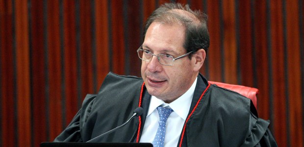 Ministro Luís Felipe Salomão durante sessão do TSE