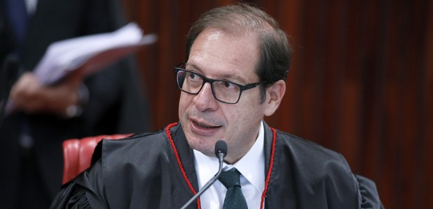 Democracia exige constante vigilância'', diz Luis Felipe Salomão