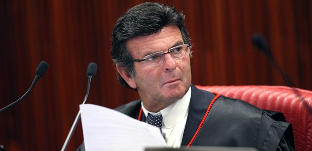 Ministro Luiz Fux durante sessão do TSE em 21.06.2016 Ministro Luiz Fux durante sessão do TSE