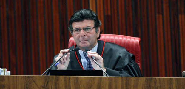  ministro 	Luiz Fux  preside sessão do TSE em 18.10.2016