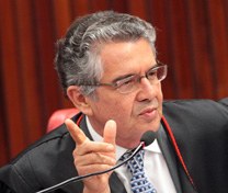 Ministro Marco Aurélio em sessão do TSE em 14/11/2013 Ministro Marco Aurélio em sessão do TSE em 14/11/2013