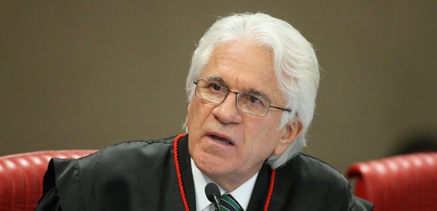 Ministro Napoleão Nunes durante sessão plenária do TSE em 20.09.2016 Ministro Napoleão Nunes durante sessão plenária do TSE