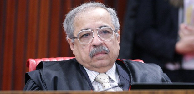 Ministro Og Fernandes durante sessão plenária do TSE em 28.11.2016 Ministro Og Fernandes durante sessão plenária do TSE
