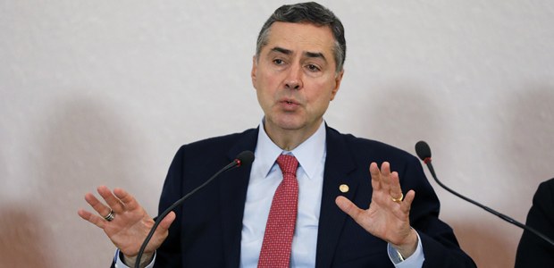 Ministro Roberto Barroso durante abertura do VIII Encontro Nacional das Escolas Judiciárias Eleitorais – ENEJE em 04.04.2019 Ministro Roberto Barroso durante abertura do VIII Encontro Nacional das Escolas Judiciárias Elei...