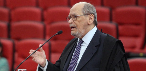 Ministro Sepúlveda Pertence durante sessão do TSE em 10.05.2016 Ministro Sepúlveda Pertence durante sessão do TSE