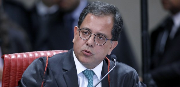 Ministro Sérgio Banhos durante sessão plenária do TSE