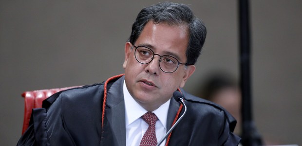 Ministro Sérgio Banhos durante sessão plenária do TSE