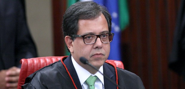 Ministro Sérgio Banhos durante sessão plenária do TSE