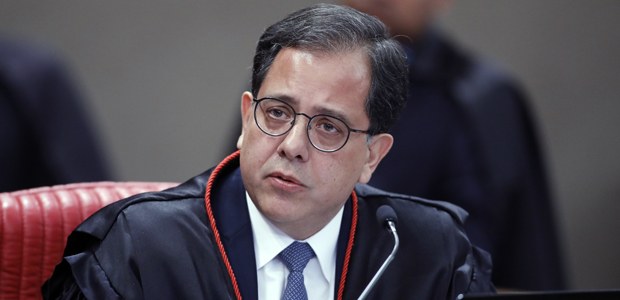 Ministro Sérgio Banhos durante sessão plenária do TSE