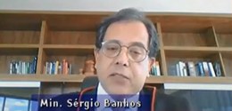 Ministro Sérgio Banhos durante sessão por videoconferência do TSE