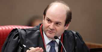 Ministro Tarcísio Vieira de Carvalho Neto durante Sessão do TSE.