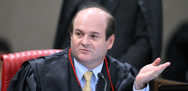 Ministro Tarcisio Vieira de Carvalho Neto durante sessão plenária do TSE