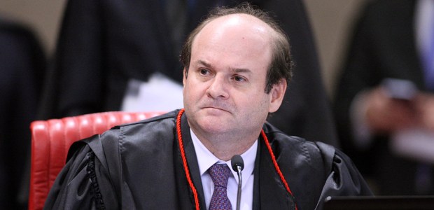 Ministro Tarcisio Vieira de Carvalho Neto durante sessão plenária do TSE
