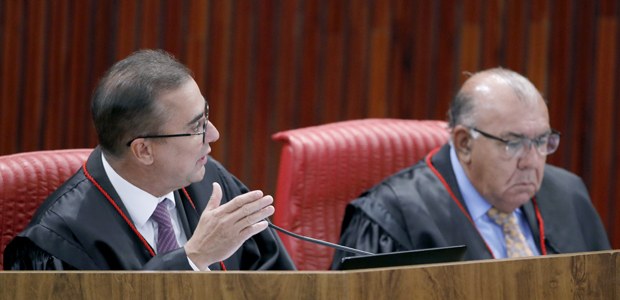 Ministros Admar Gonzaga e Jorge Mussi durante sessão plenária do TSE em 12.02.2019 Ministros Admar Gonzaga e Jorge Mussi durante sessão plenária do TSE