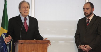 Presidente do Tribunal Superior Eleitoral, ministro Ricardo Lewandowski, e o advogado-geral da U...