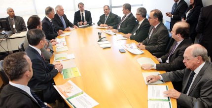 Presidente Dias Toffoli recebe parlamentares e mostra estrutura do TSE para implantação do RCN em 13.08.2015 Presidente Dias Toffoli recebe parlamentares e mostra estrutura do TSE para implantação do RCN
