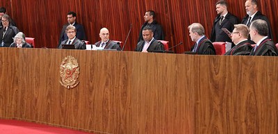 Presidente do TSE homenageia ministro Dias Toffoli na sessão de julgamento - 26.10.2023