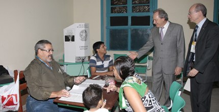 Presidente do TSE, ministro Ricardo Lewandowski, visita local de votação durante o Plebiscito no Pará Presidente do TSE, ministro Ricardo Lewandowski, visita local de votação durante o Plebiscito no...