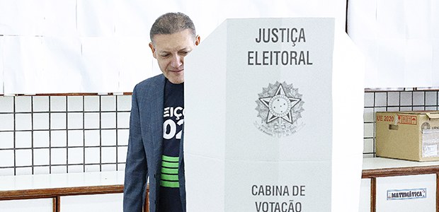 Presidente do TSE votando - 04.10.2026