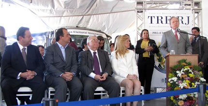 Presidente do TSE, ministro Ricardo Lewandowski, governador Sérgio Cabral e presidente do TRE-RJ...
