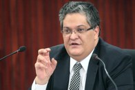 Seminário de reforma política no TSE Ministro Henrique Neves durante o seminário de reforma política no TSE