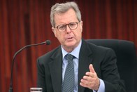 Seminário de reforma política no TSE Ex-ministro Caputo Bastos durante o seminário de reforma política no TSE