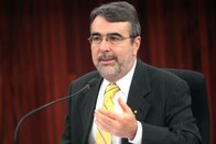 Seminário de reforma política no TSE Deputado Henrique Fontana durante o seminário de reforma política no TSE