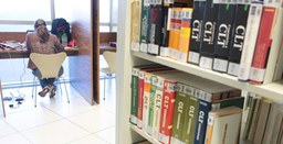 Foto da série Especial Acervo TSE - Biblioteca - Estante de livros e usuário da biblioteca 15.07...