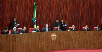 Sessão administrativa do TSE em 03.11.2015 Sessão administrativa do TSE