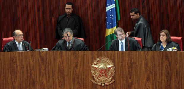 Sessão administrativa em 10.12.2015 Sessão administrativa