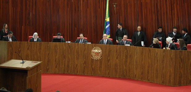 Sessão administrativa no TSE