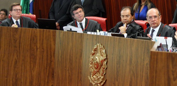 Sessão de julgamento da Aije 194358 em 08.06.2017 Sessão de julgamento da Aije 194358