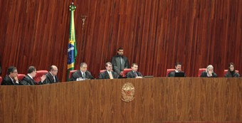 Sessão do TSE em 25.06.2015 Sessão do TSE