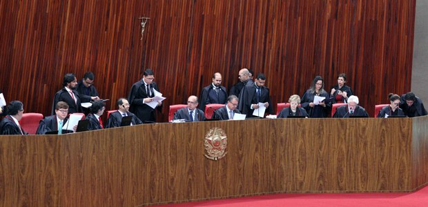 Sessão plenária administrativa do TSE em 06.10.2016 Sessão plenária administrativa do TSE