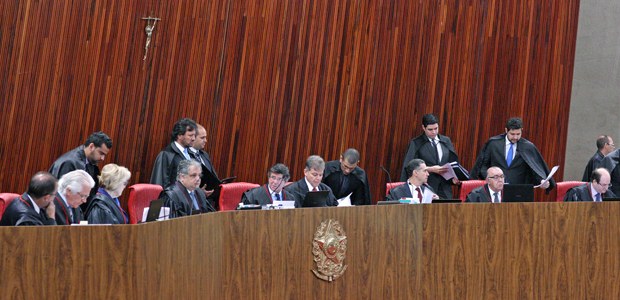 Sessão plenária administrativa do TSE em 12.04.2018 Sessão plenária administrativa do TSE