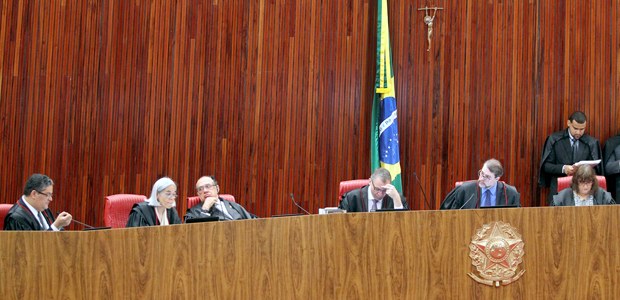 Sessão plenária administrativa do TSE em 17.12.2015 Sessão plenária administrativa do TSE