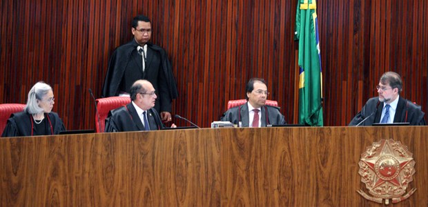 Sessão plenária do TSE em 05.05.2016 Sessão plenária do TSE