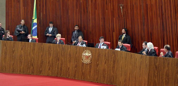 Sessão plenária do TSE em 18.04.2017 Sessão plenária do TSE