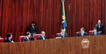 Sessão plenária do TSE em 23.04.2015 Sessão plenária do TSE em 23.04.2015