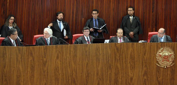 Sessão plenária do TSE em 27.10.2016 Sessão plenária do TSE