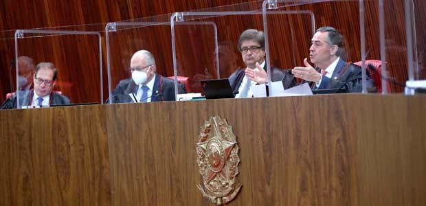 Sessão plenária do TSE